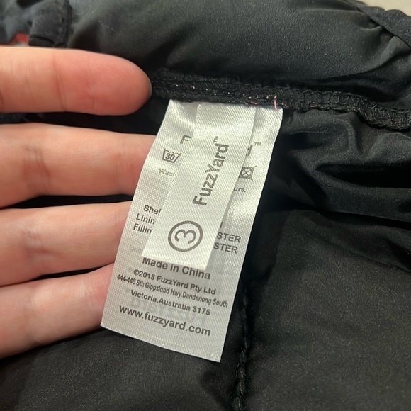 Size 3 FuzzyYard dog puffer coat with leash hole - Picture 4 of 5